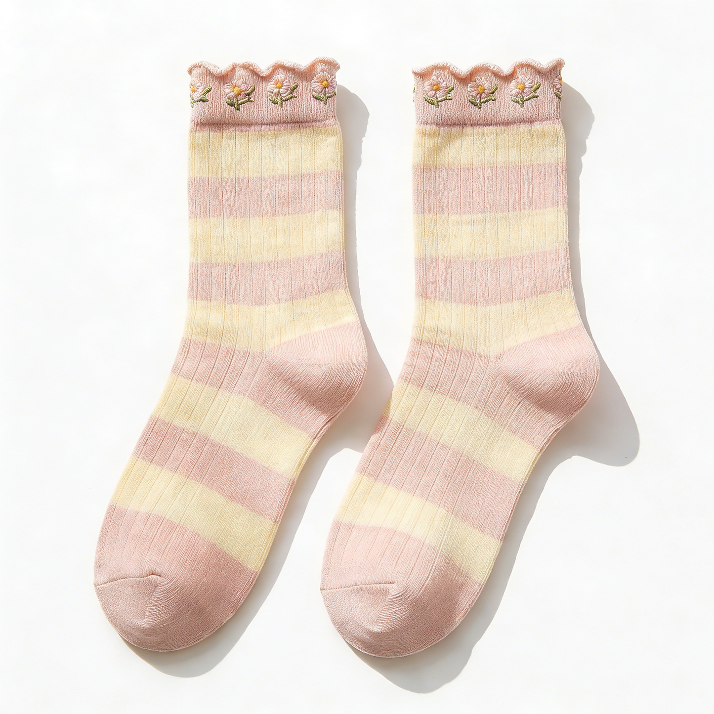 Color-Blocked Ruffled Ankle Socks